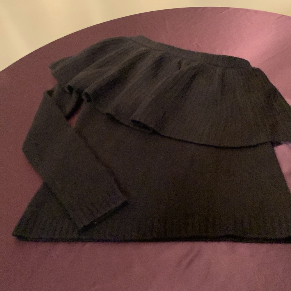 Aqua Cashmere one shoulder sweater, Sz S